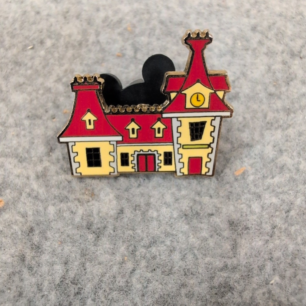 Disney Toontown Firehouse Enamel Trading Pin Mickey Mouse Disneyland Red Yellow - Picture 1 of 4
